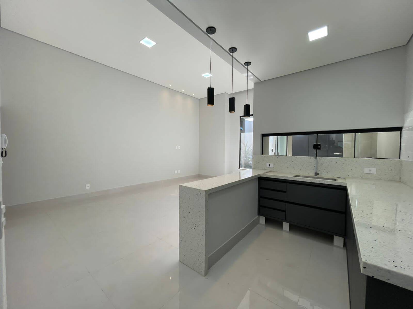 Casa à venda com 3 quartos, 124m² - Foto 4