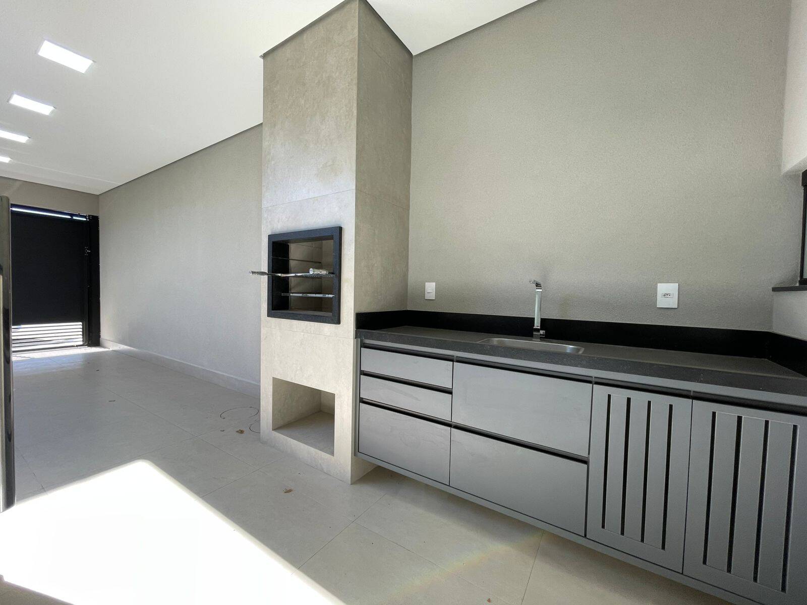 Casa à venda com 3 quartos, 124m² - Foto 11